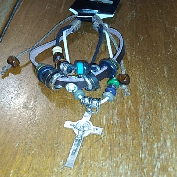 Leather cross bracelet with beads and rhinestone - Picture 2 of 2